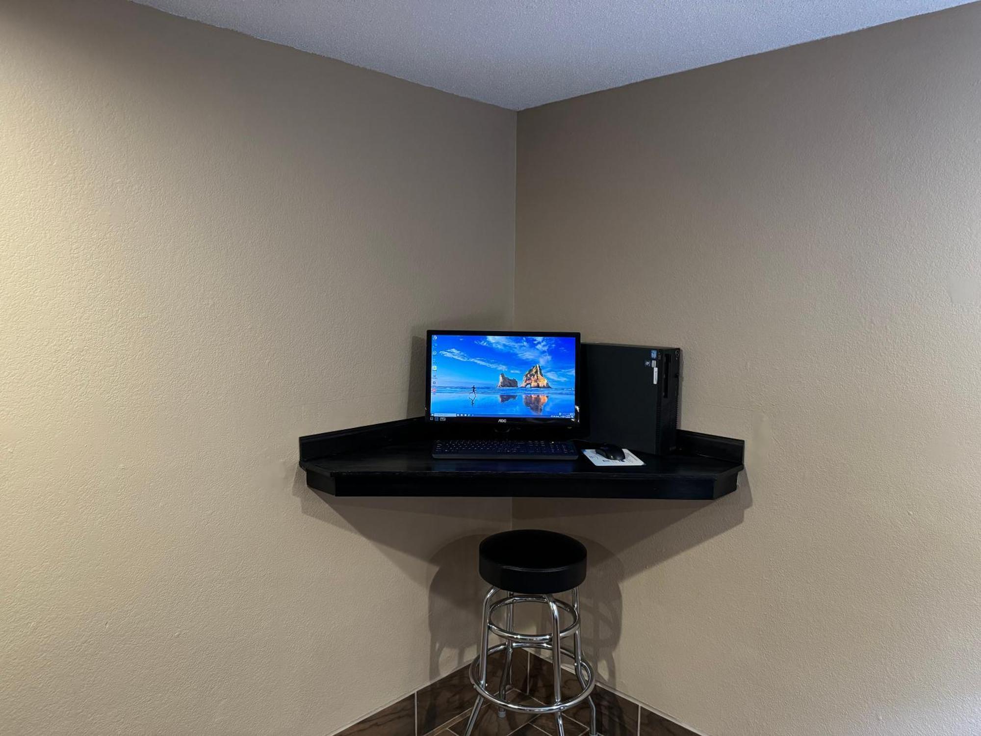 Hotel Super 8 By Wyndham Winfield-Quail Ridge Area Exterior foto